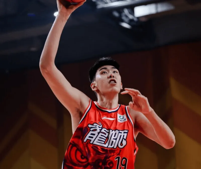 开云体育官网-徐昕今日24分14篮板、生涯第2次砍下20+，本赛季还砍过27+14