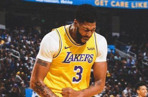 开云-末节6中1+失误险些葬送好局 戴维斯仍未完全恢复