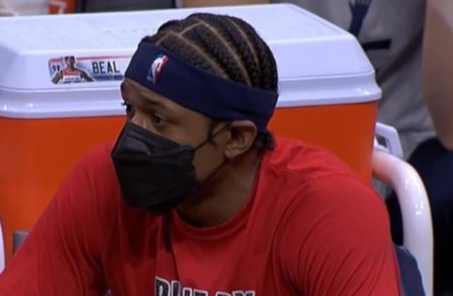 韦少复出奇才再次输球 比尔：我们在月球比赛能赢