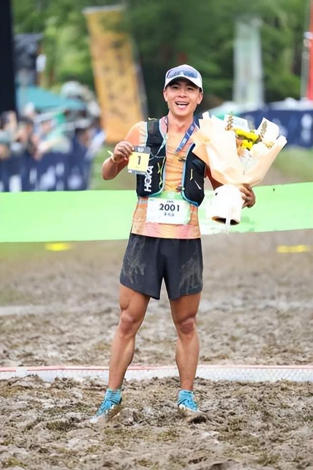 开云下载-山野共融HOKA陪伴跑者共越莫干山之巅，于赛道共筑间传递山野文化